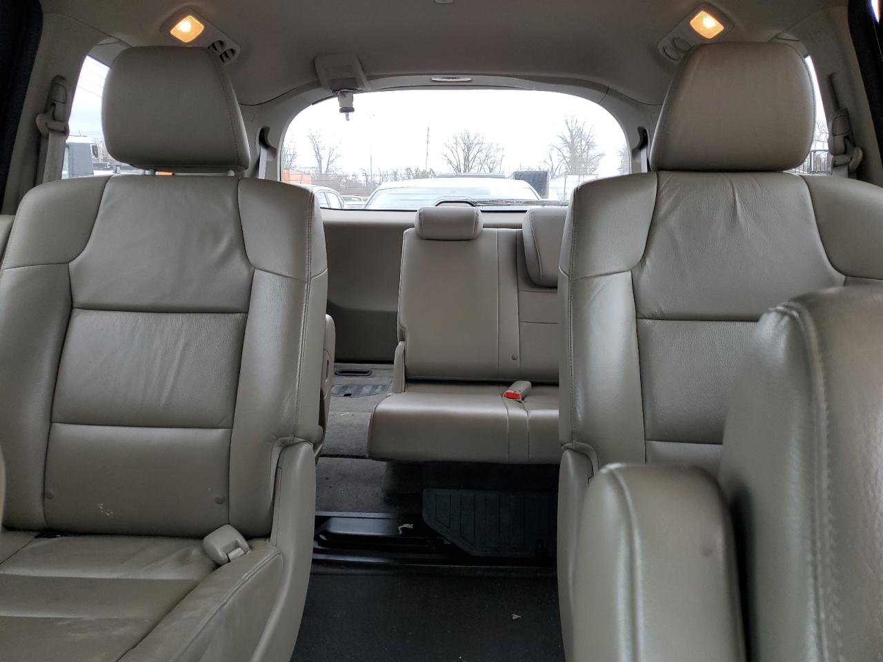 2012 Honda Odyssey - Image 10