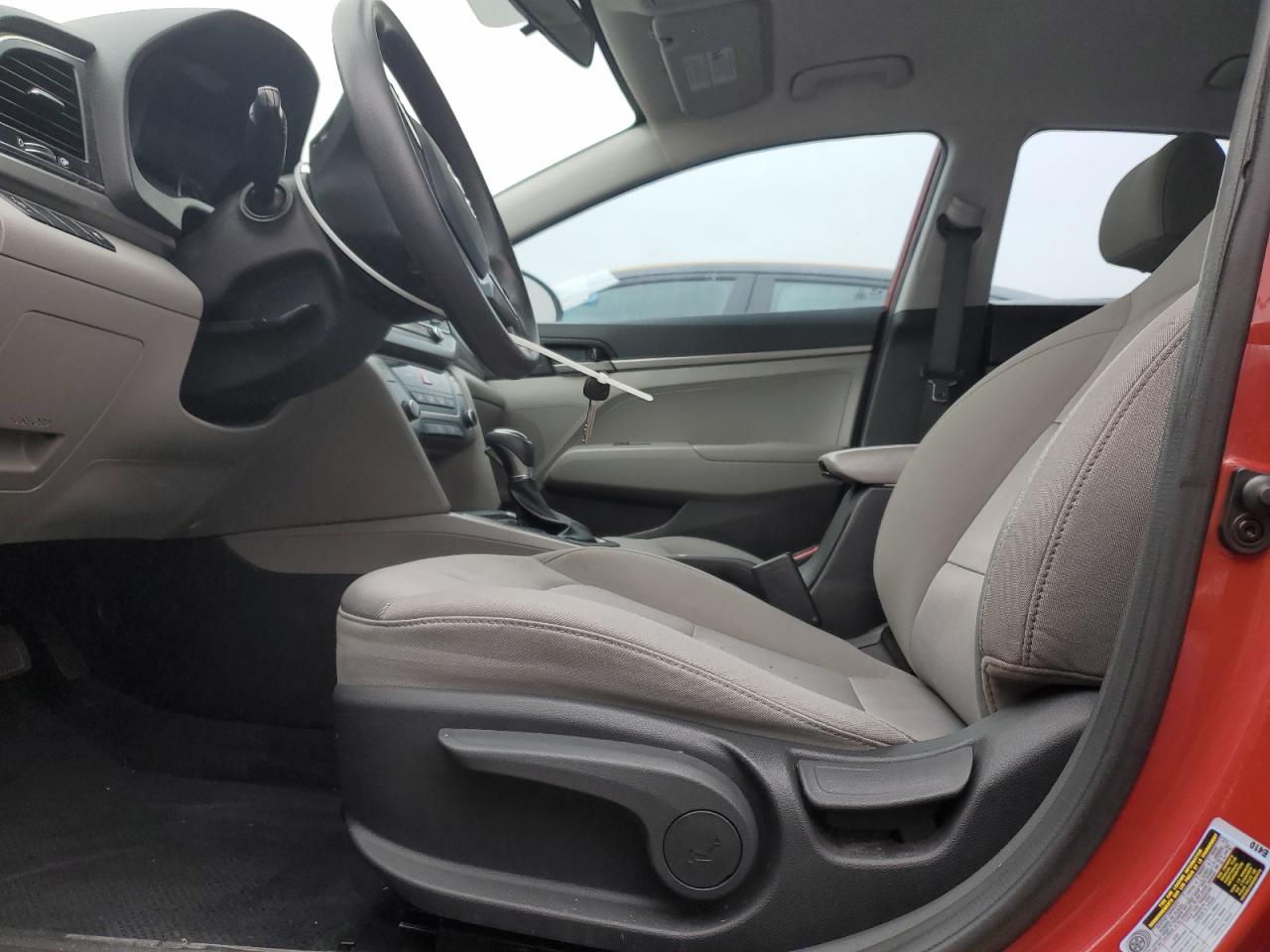 2018 Hyundai Elantra - Image 7