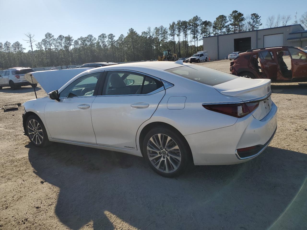 2021 Lexus ES - Image 2