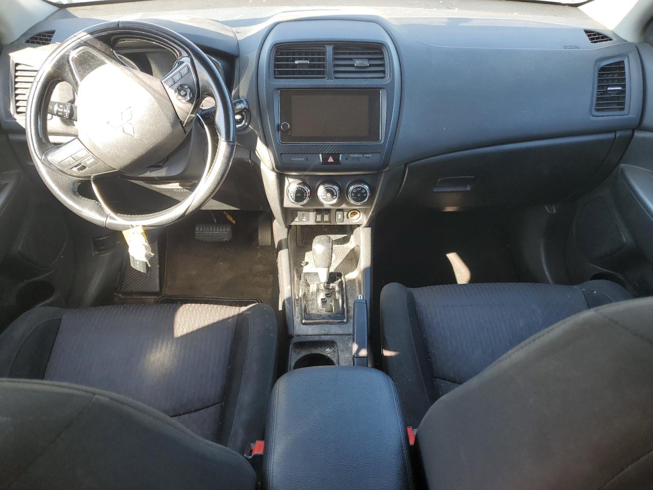 2019 Mitsubishi Outlander - Image 8