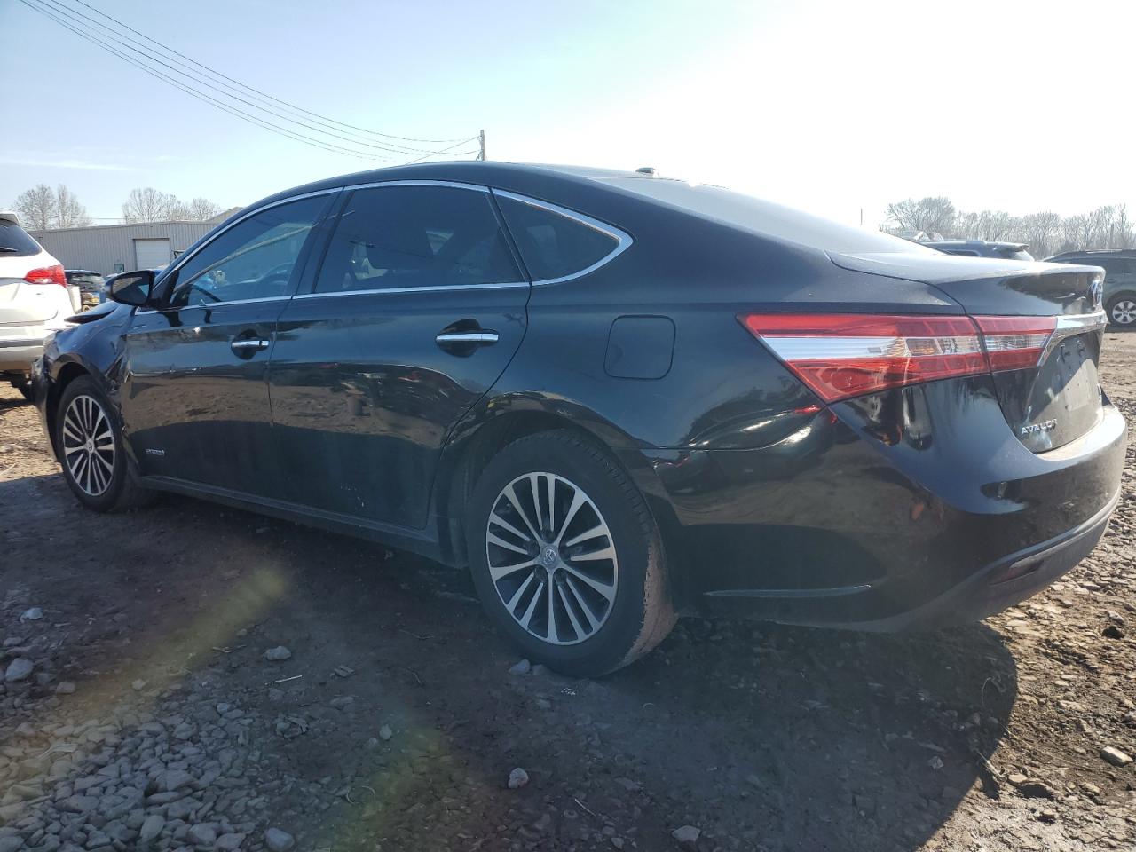 2015 Toyota Avalon - Image 2