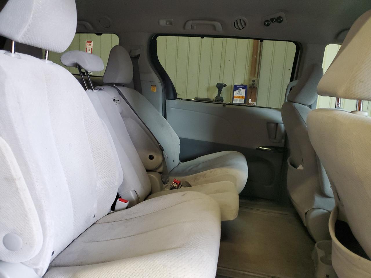 2012 Toyota Sienna - Image 11