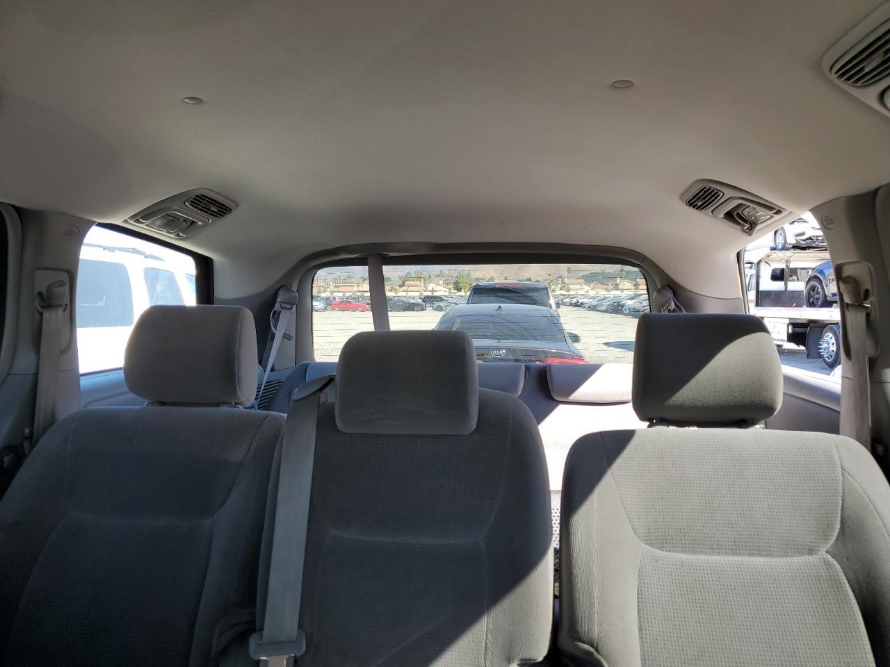2004 Toyota Sienna - Image 10