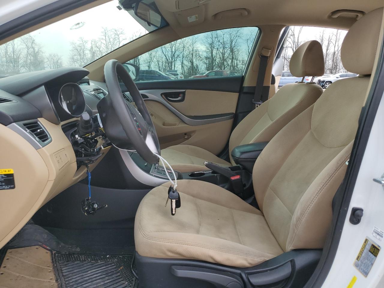 2013 Hyundai Elantra - Image 7