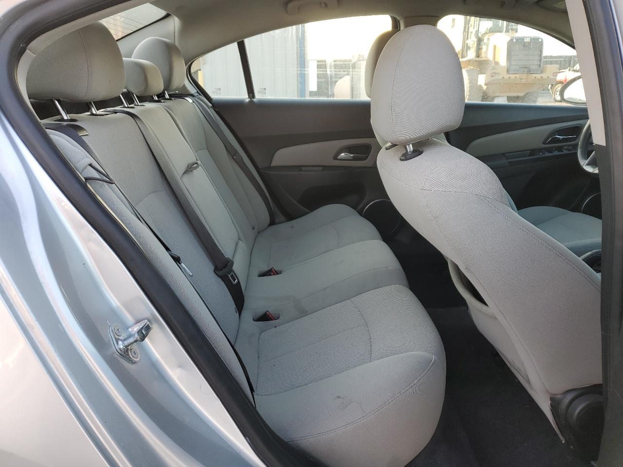 2011 Chevrolet Cruze - Image 10