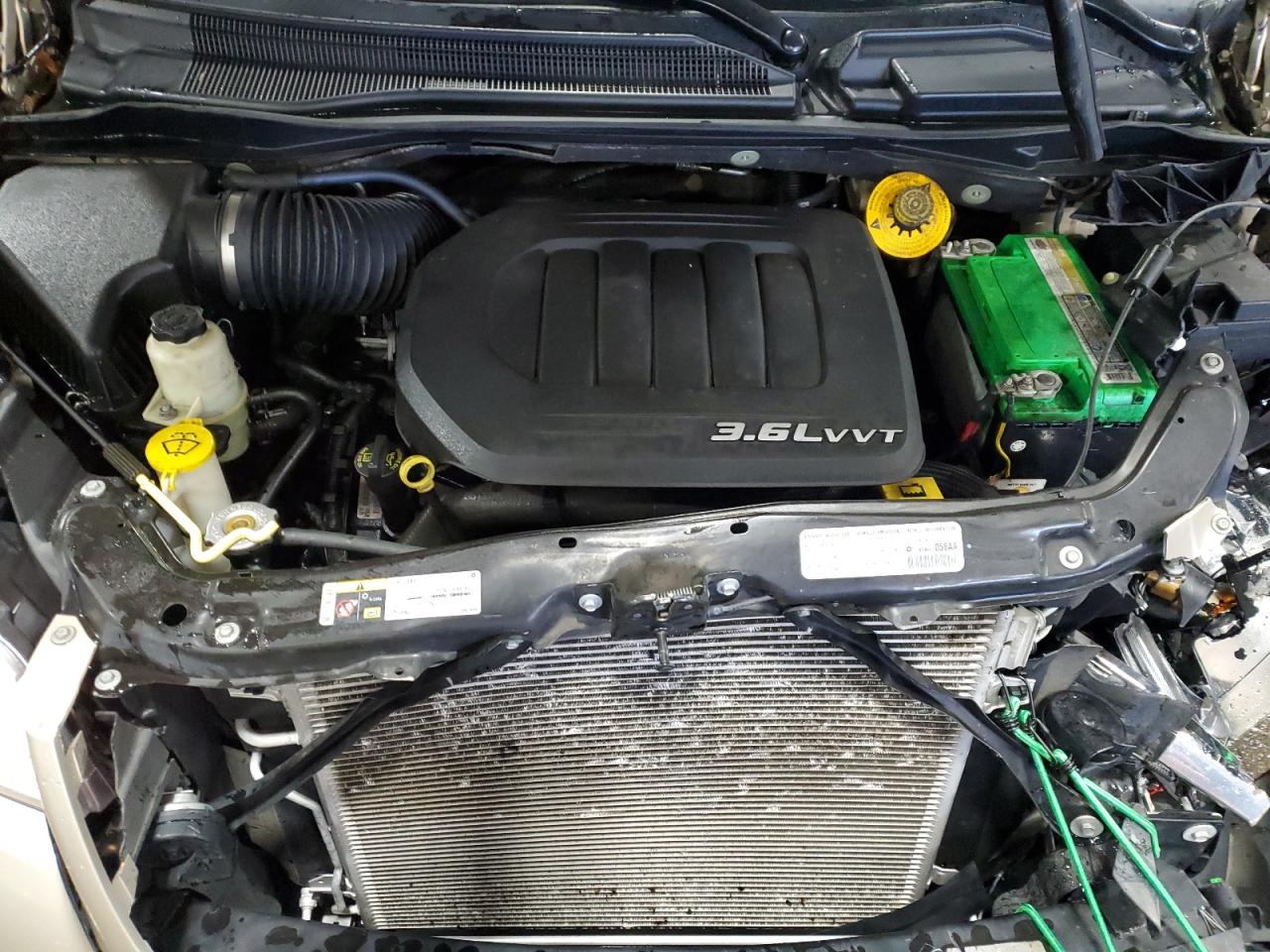 2014 Chrysler Town & Country - Image 13