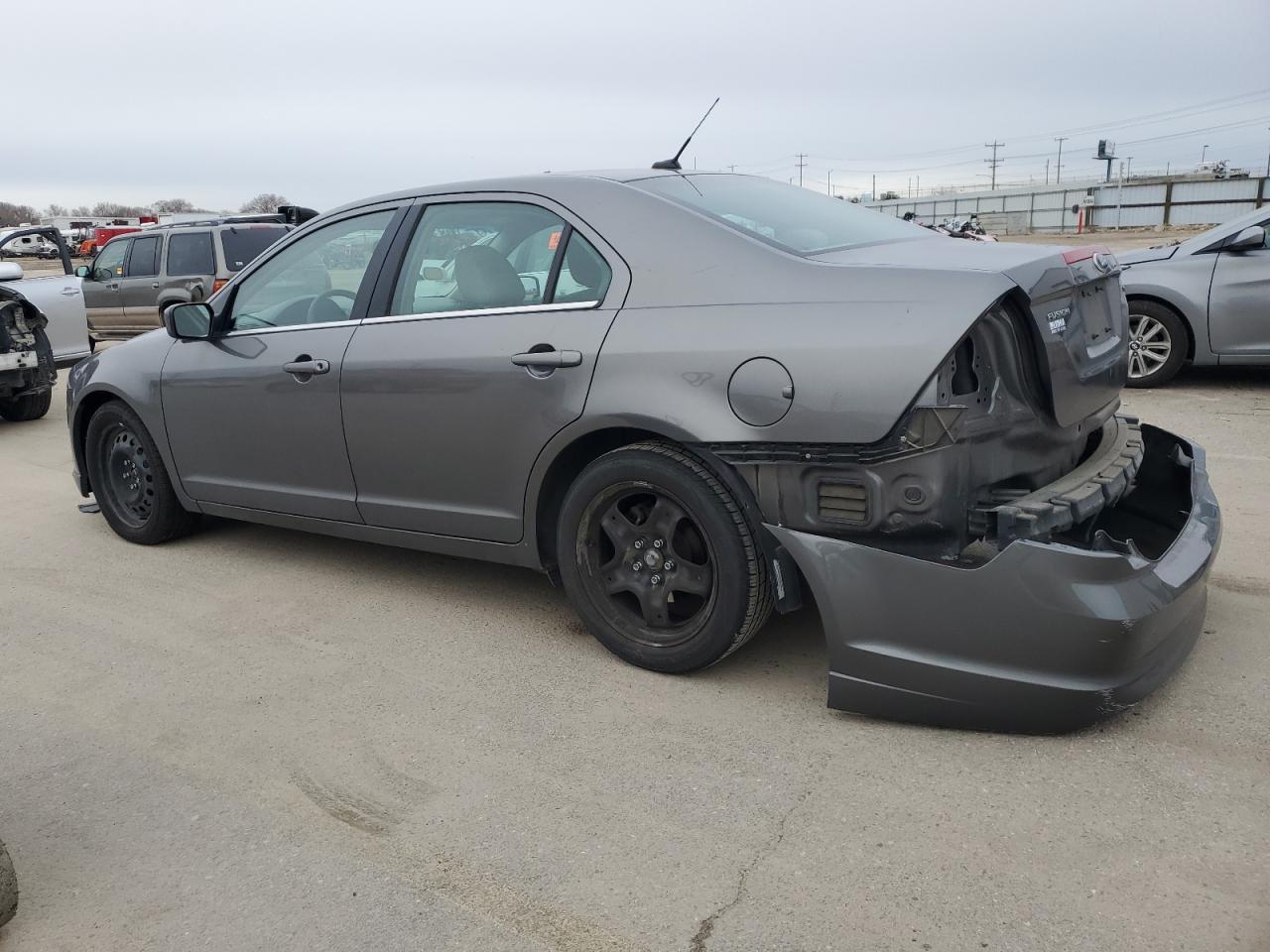 2010 Ford Fusion - Image 2