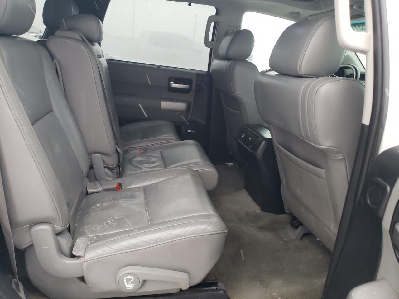 2008 Toyota Sequoia - Image 11