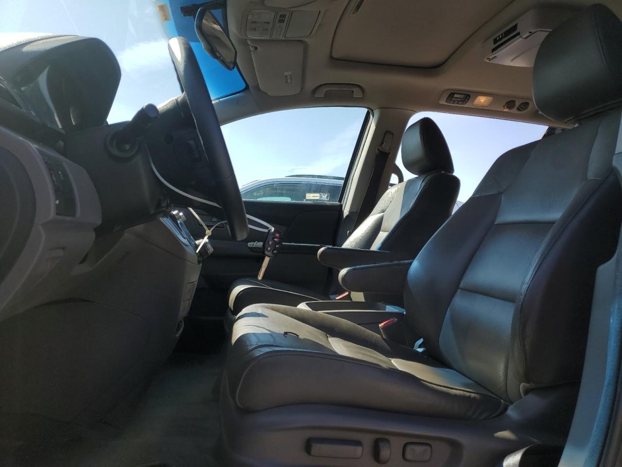 2011 Honda Odyssey - Image 7