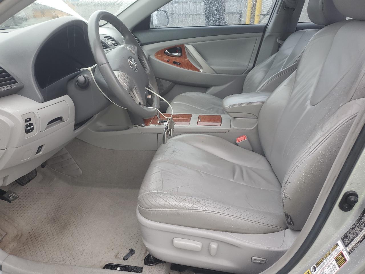 2010 Toyota Camry - Image 7