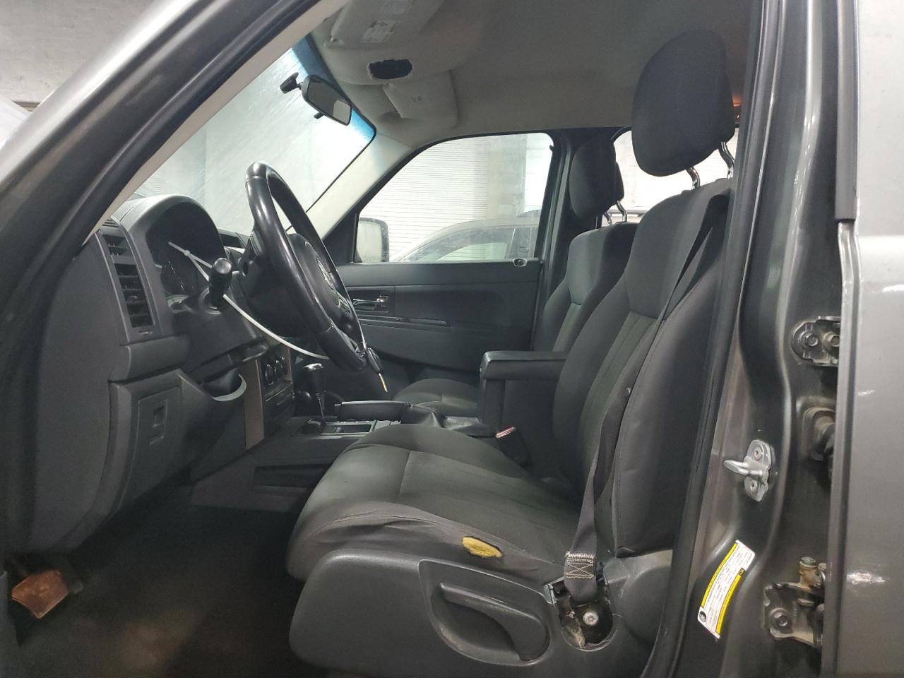 2012 Jeep Liberty (North America) - Image 7