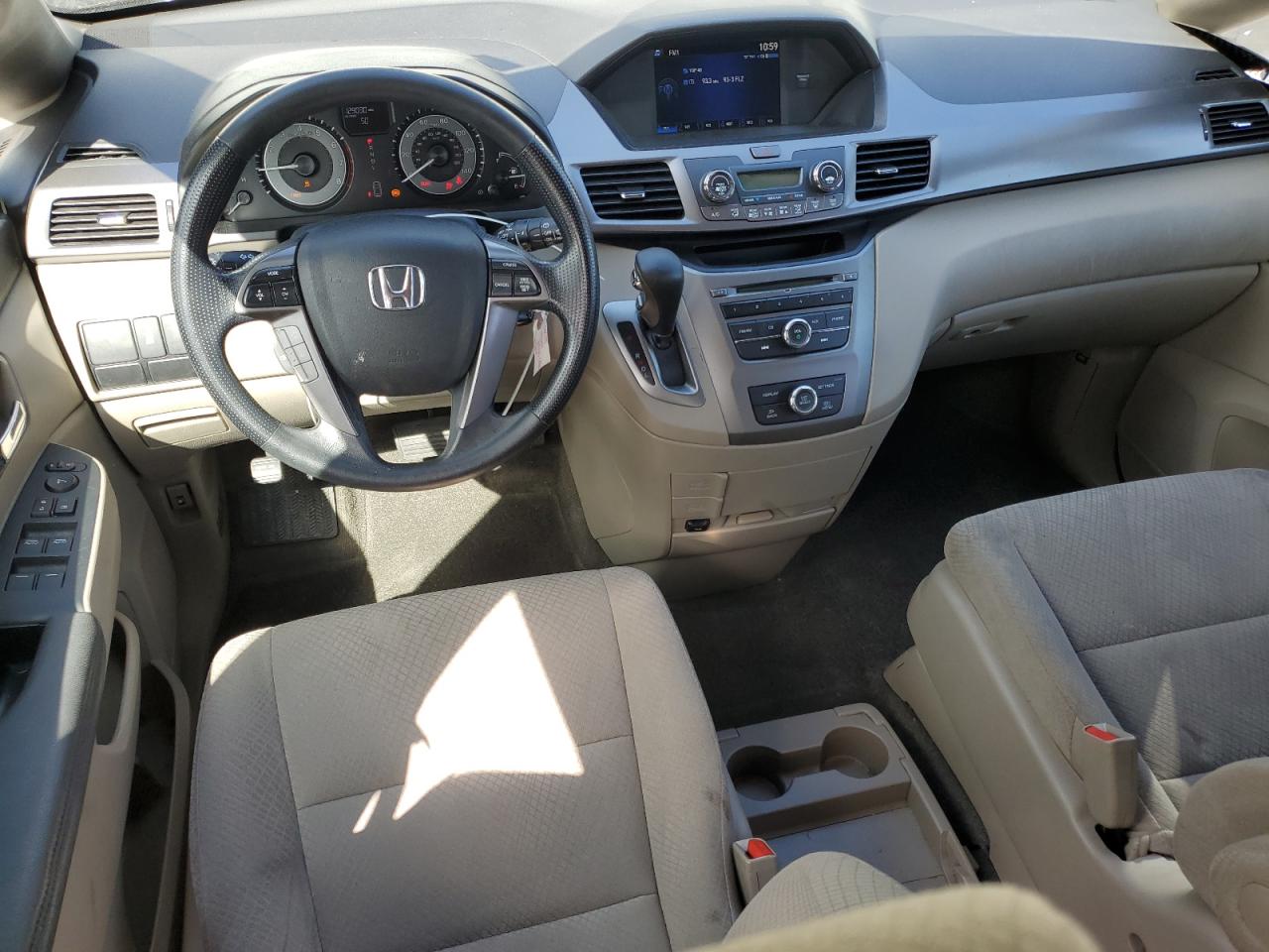 2015 Honda Odyssey - Image 8