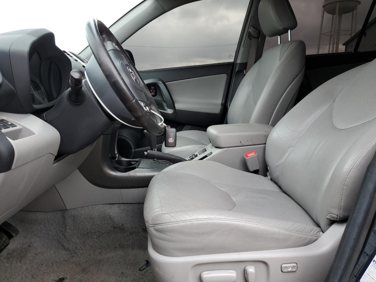 2010 Toyota RAV 4 - Image 7