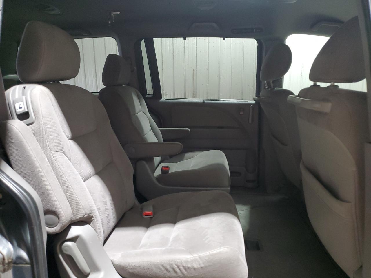 2010 Honda Odyssey - Image 11