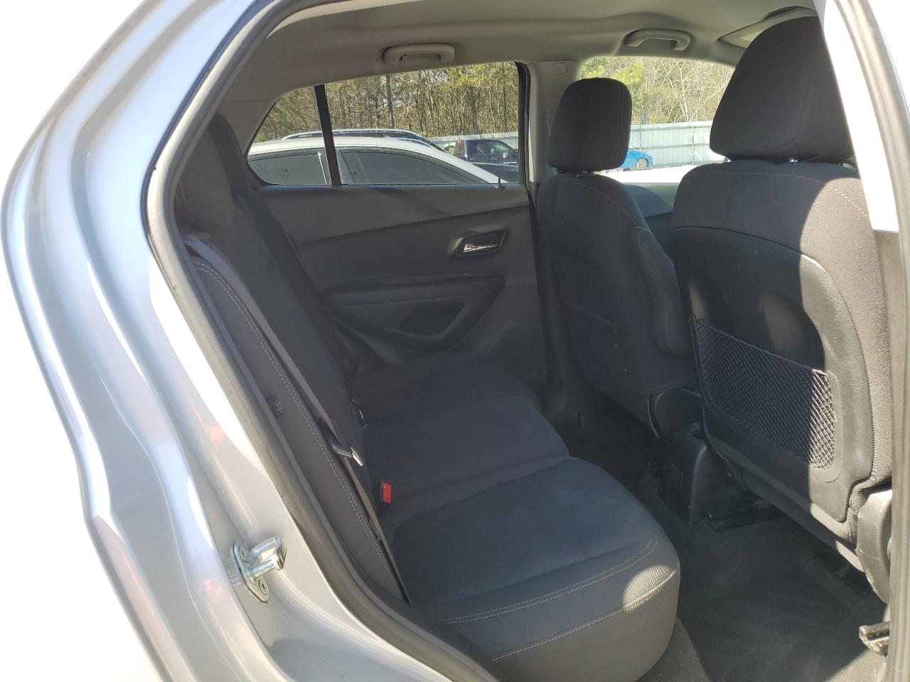 2020 Chevrolet Trax - Image 11
