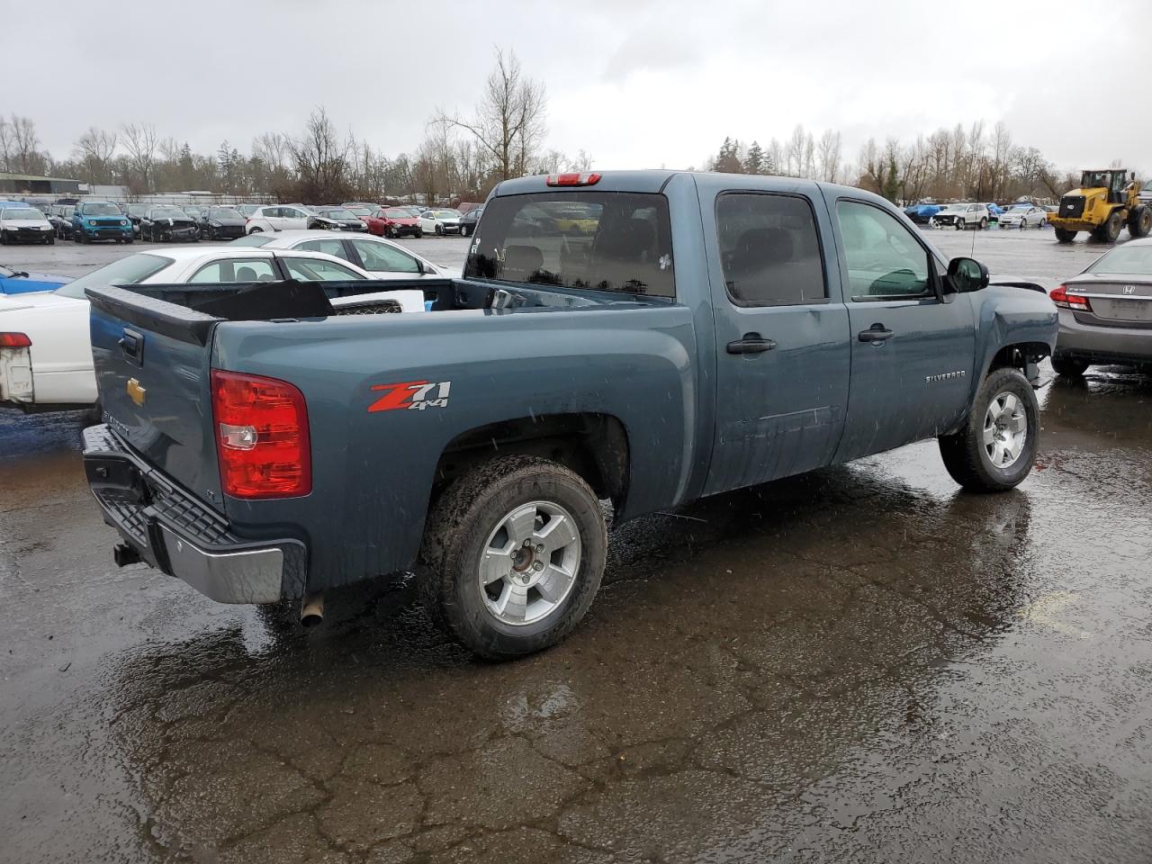 2012 Chevrolet Silverado - Image 3