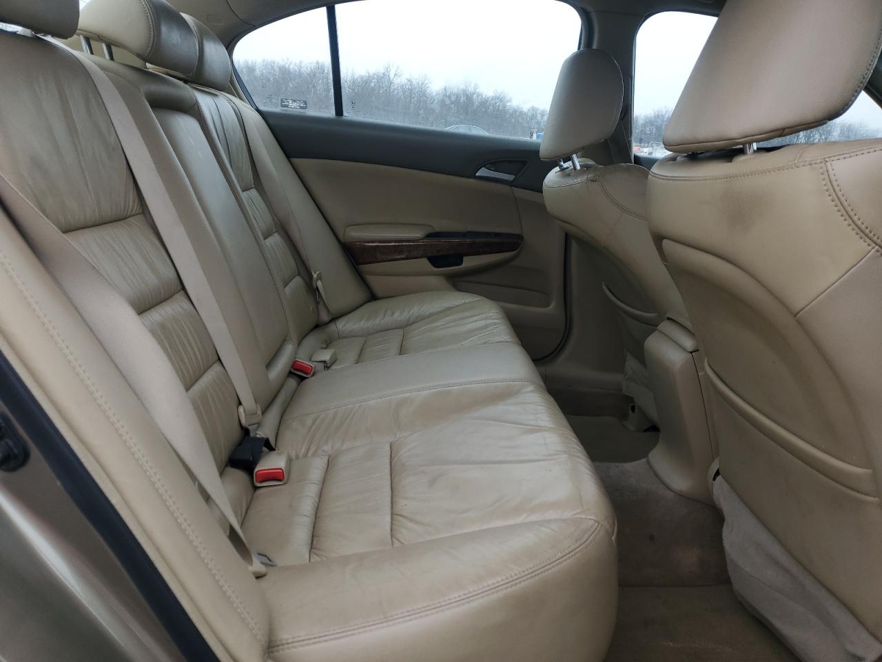 2009 Honda Accord - Image 10