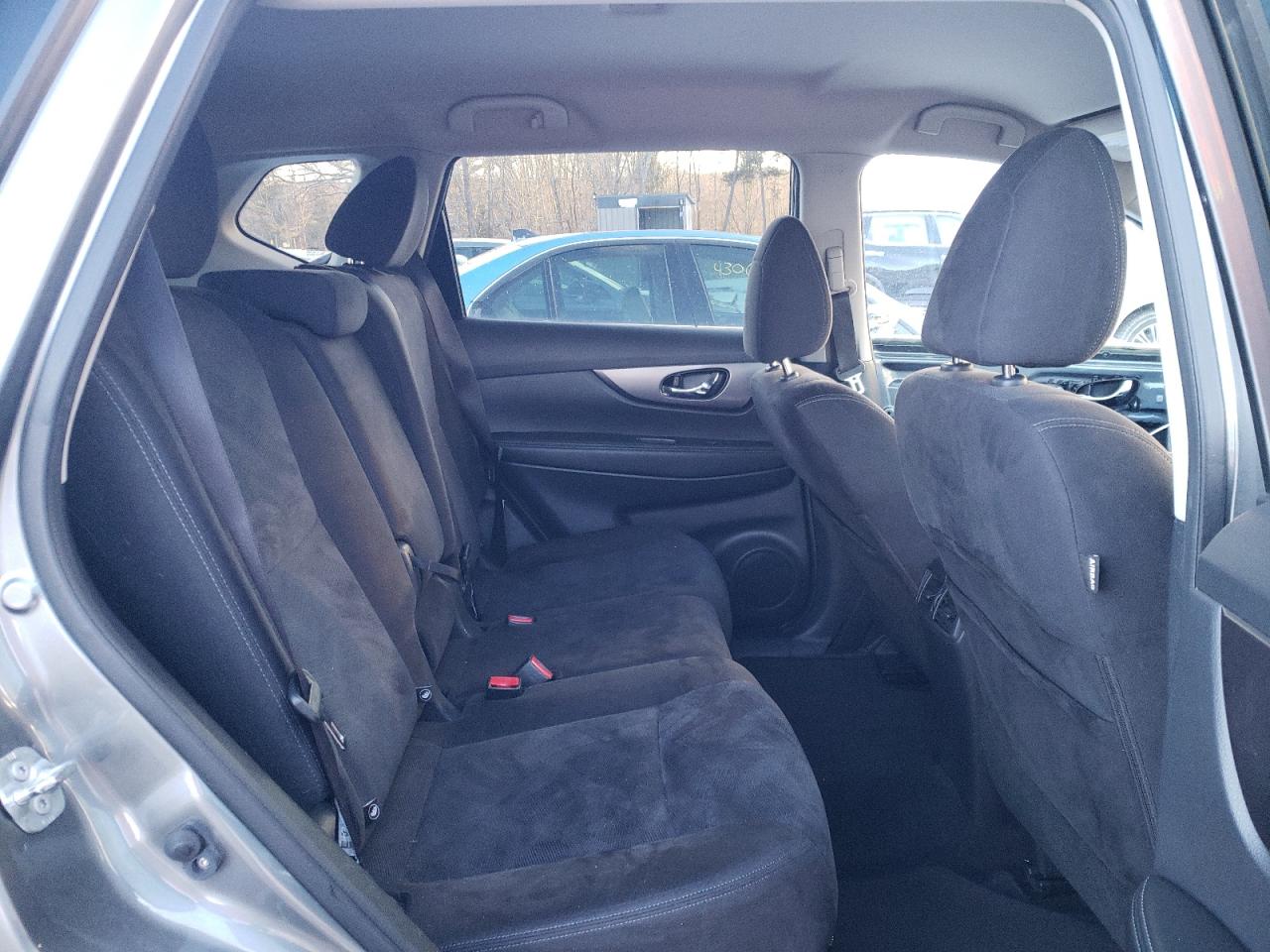2015 Nissan Rogue - Image 11