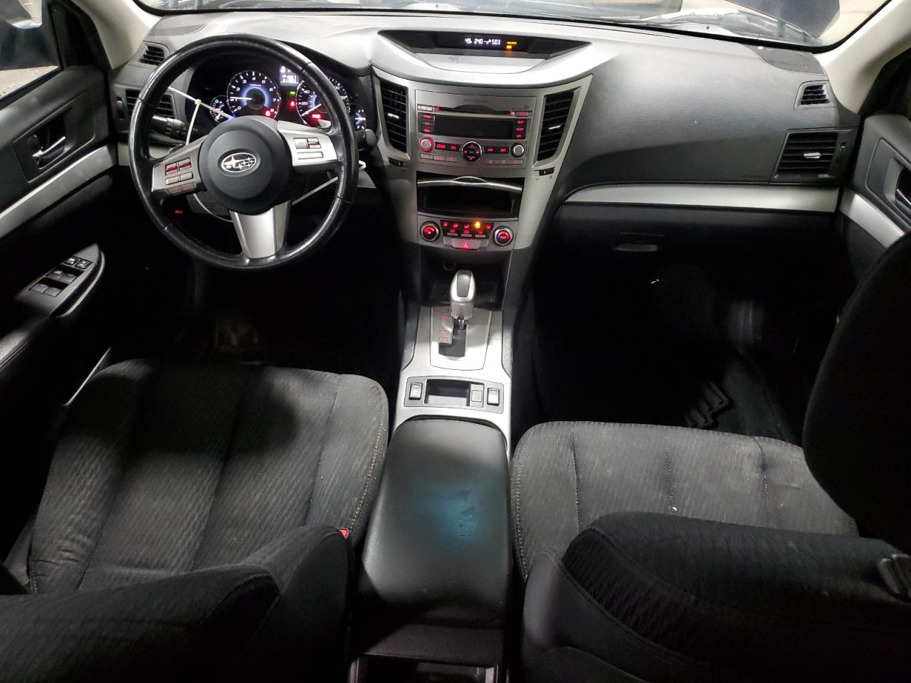 2010 Subaru Outback - Image 8