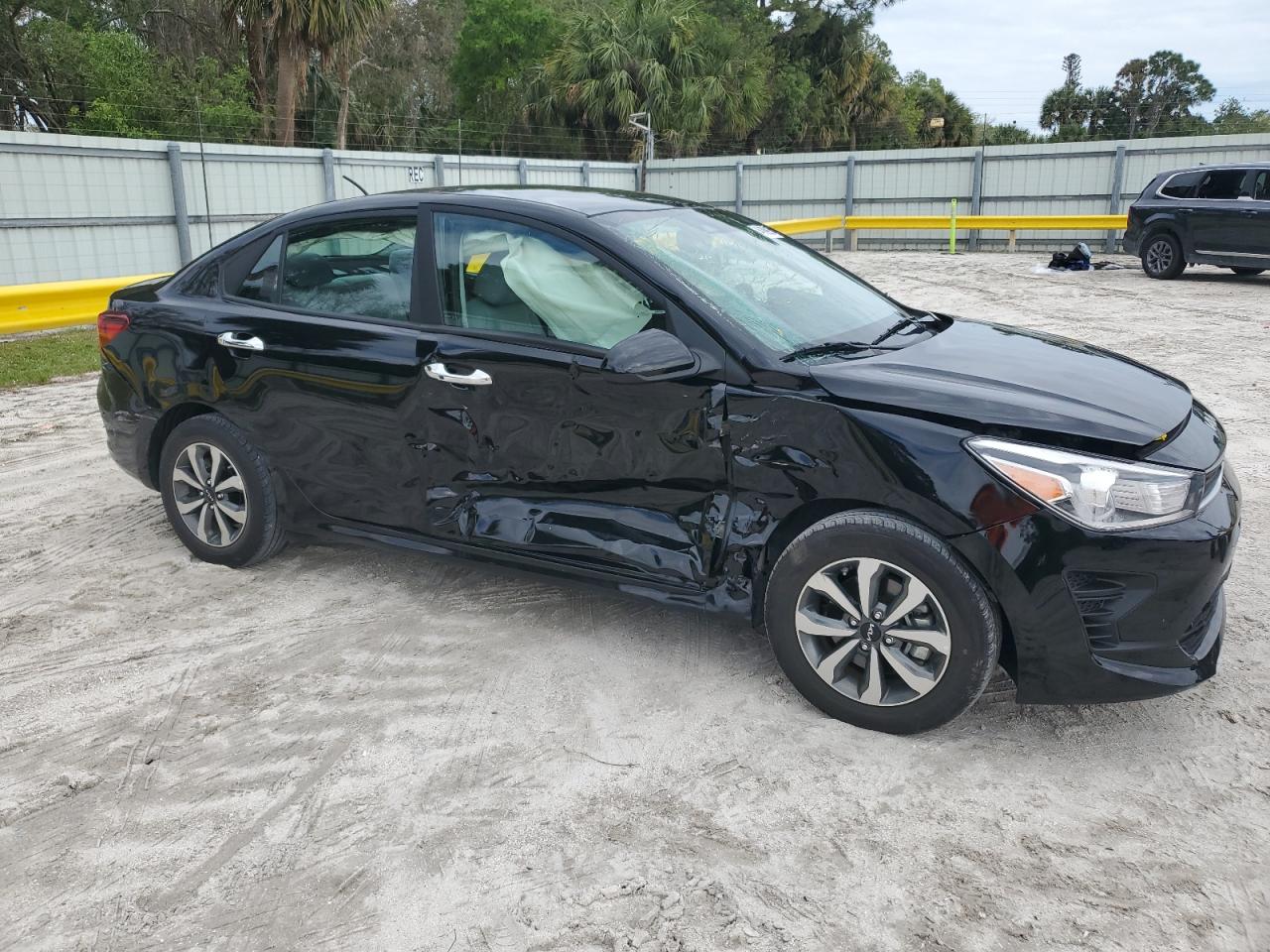 2023 Kia Rio - Image 4