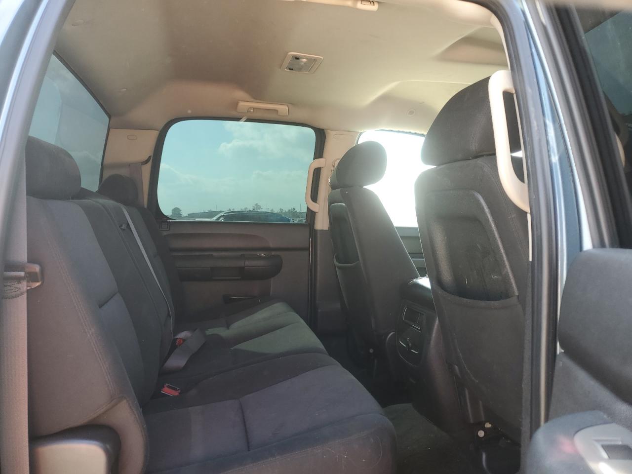 2011 Chevrolet Silverado - Image 10