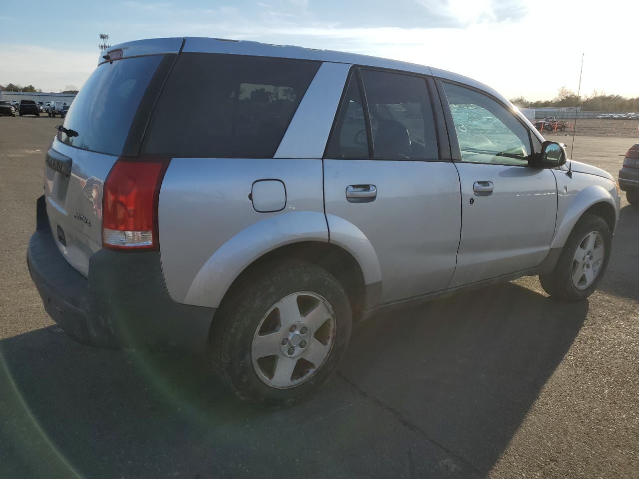 2004 Saturn VUE - Image 3
