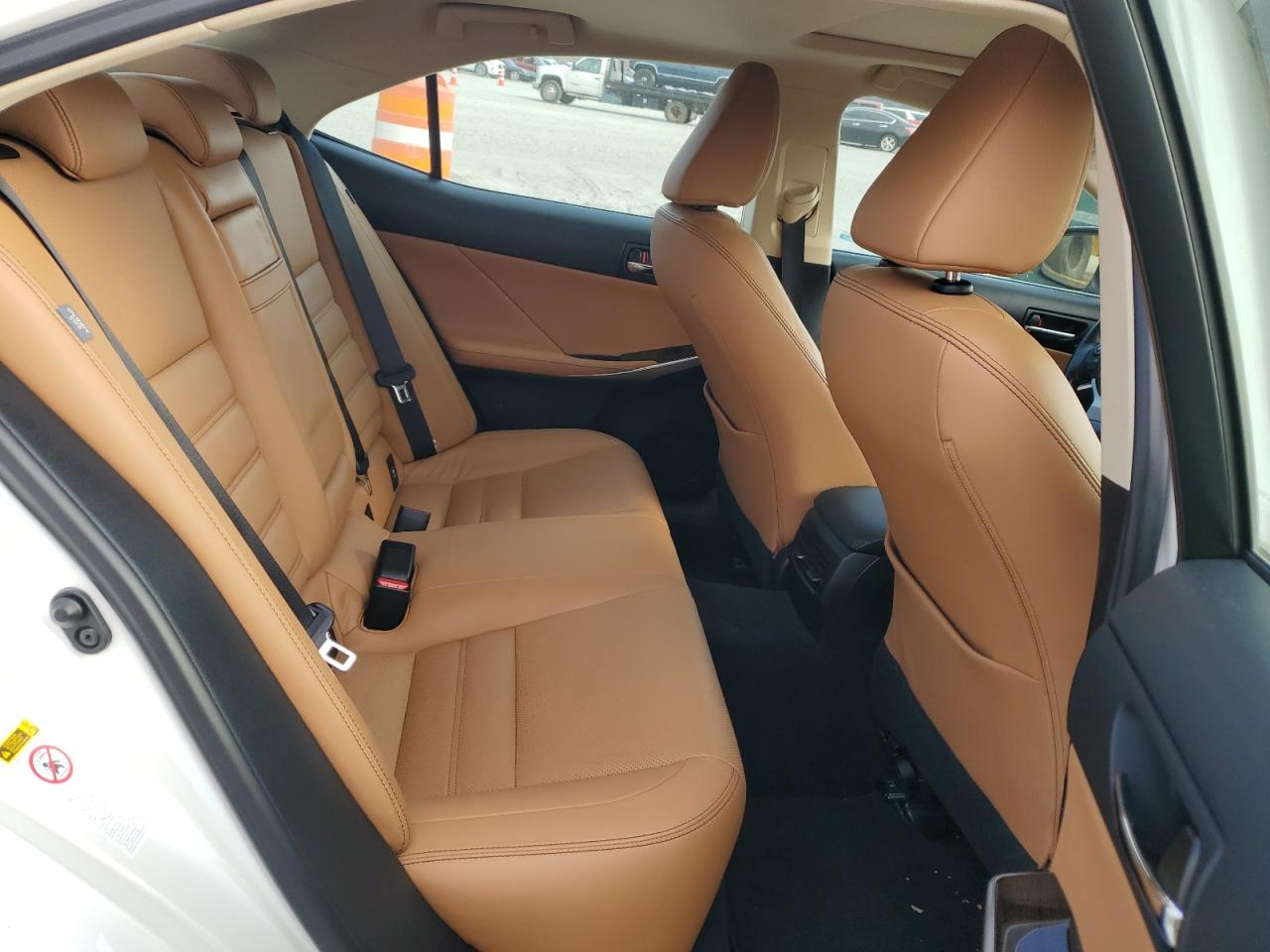 2016 Lexus IS - Image 10