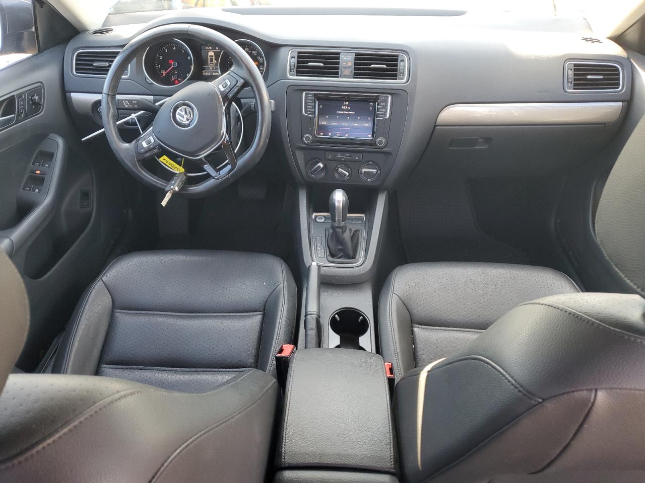 2017 Volkswagen Jetta - Image 8