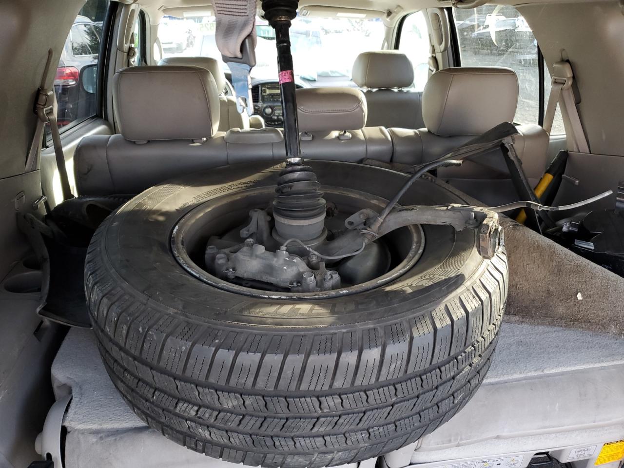 2003 Toyota Sequoia - Image 13