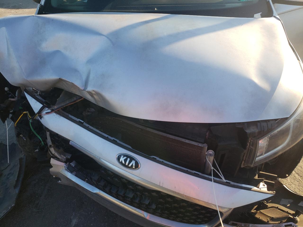 2015 Kia Sedona - Image 13