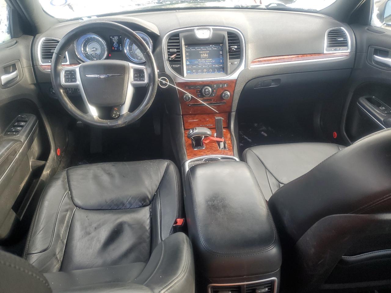 2014 Chrysler 300 - Image 8
