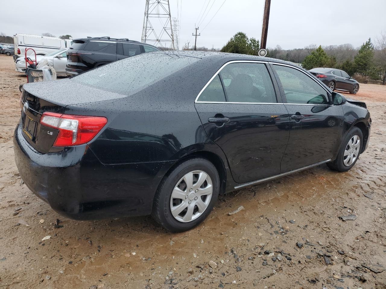 2014 Toyota Camry - Image 3