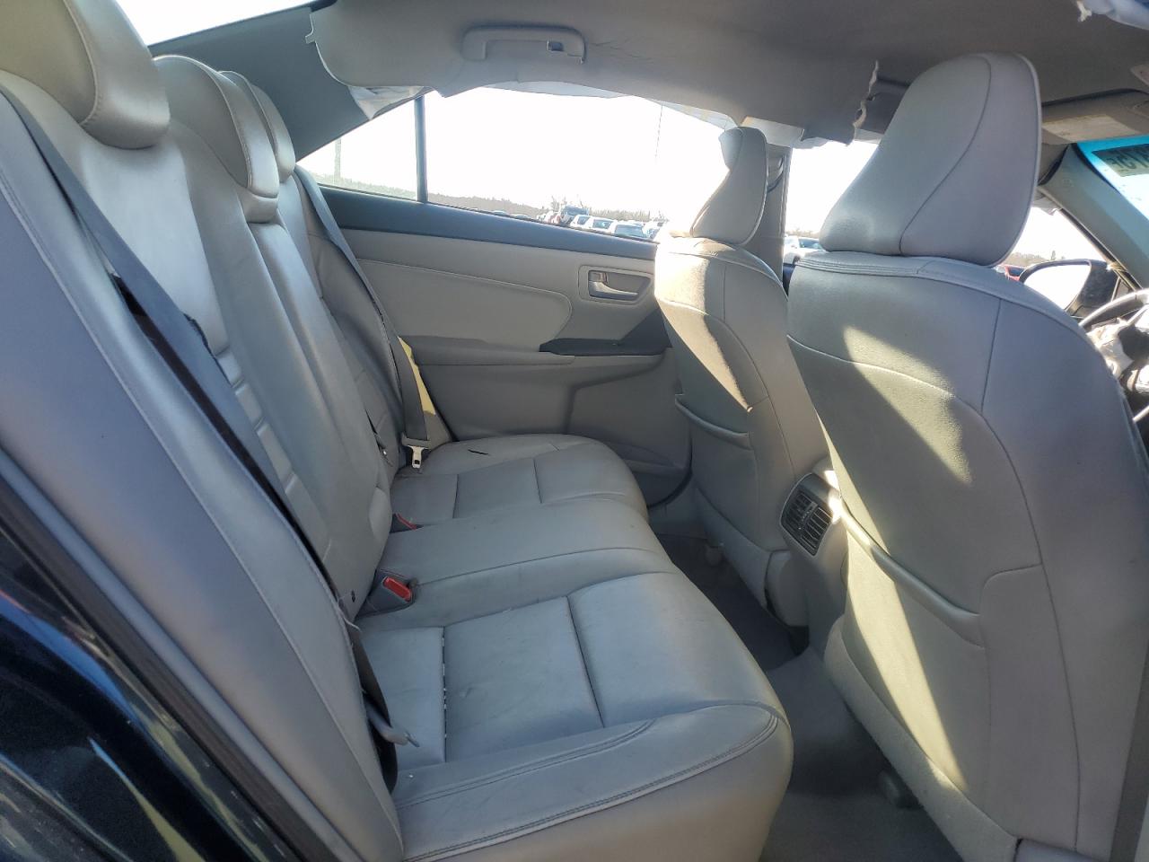 2015 Toyota Camry - Image 10
