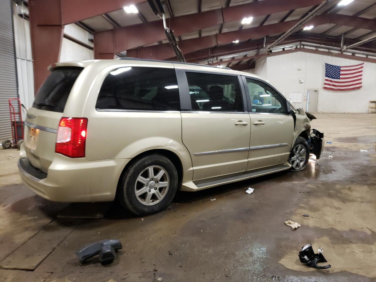 2011 Chrysler Town & Country - Image 3