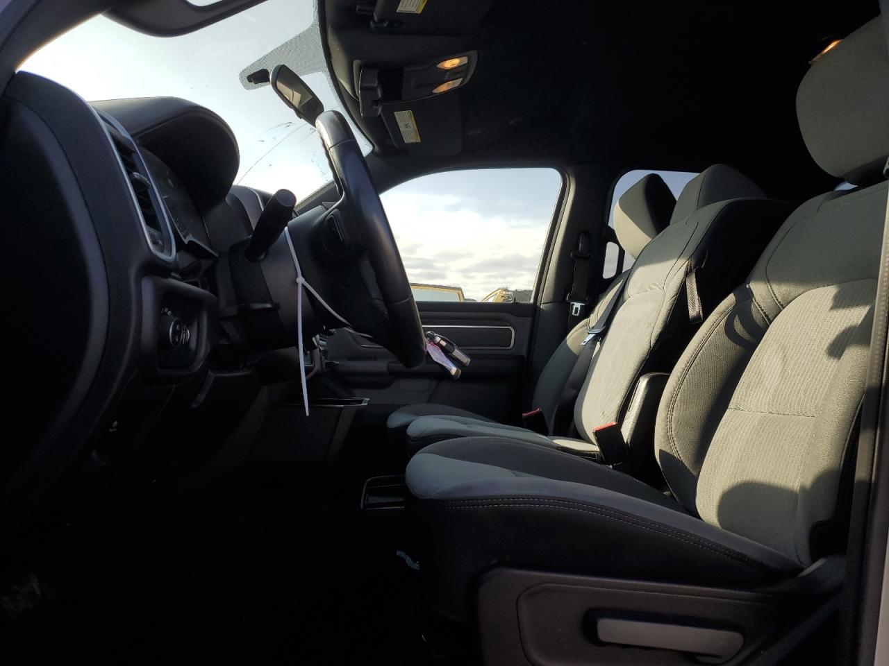 2022 RAM 1500 - Image 7