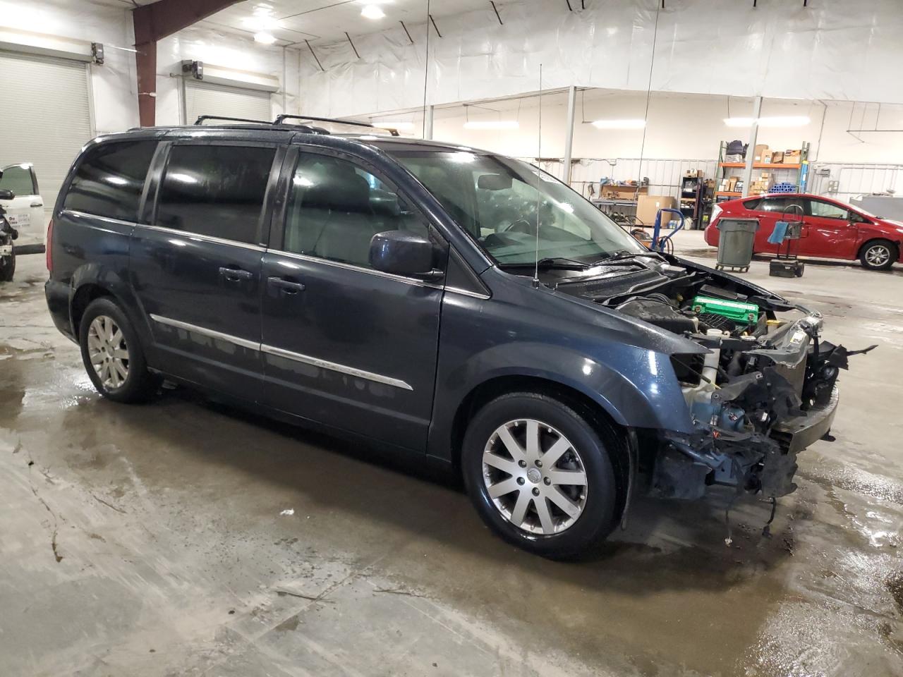 2013 Chrysler Town & Country - Image 4