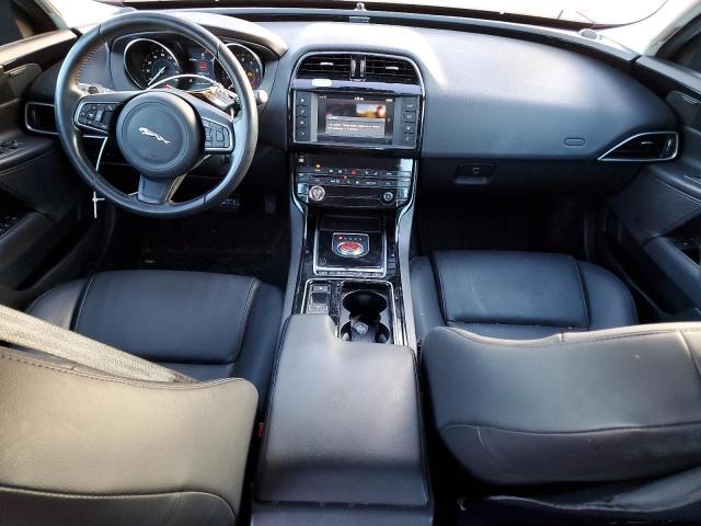  JAGUAR XE 2018 Красный