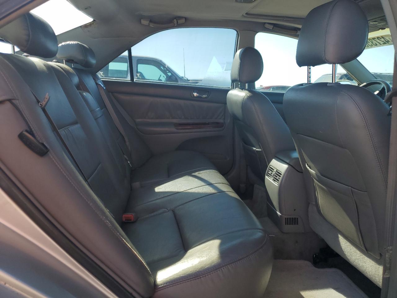 2004 Toyota Camry - Image 11