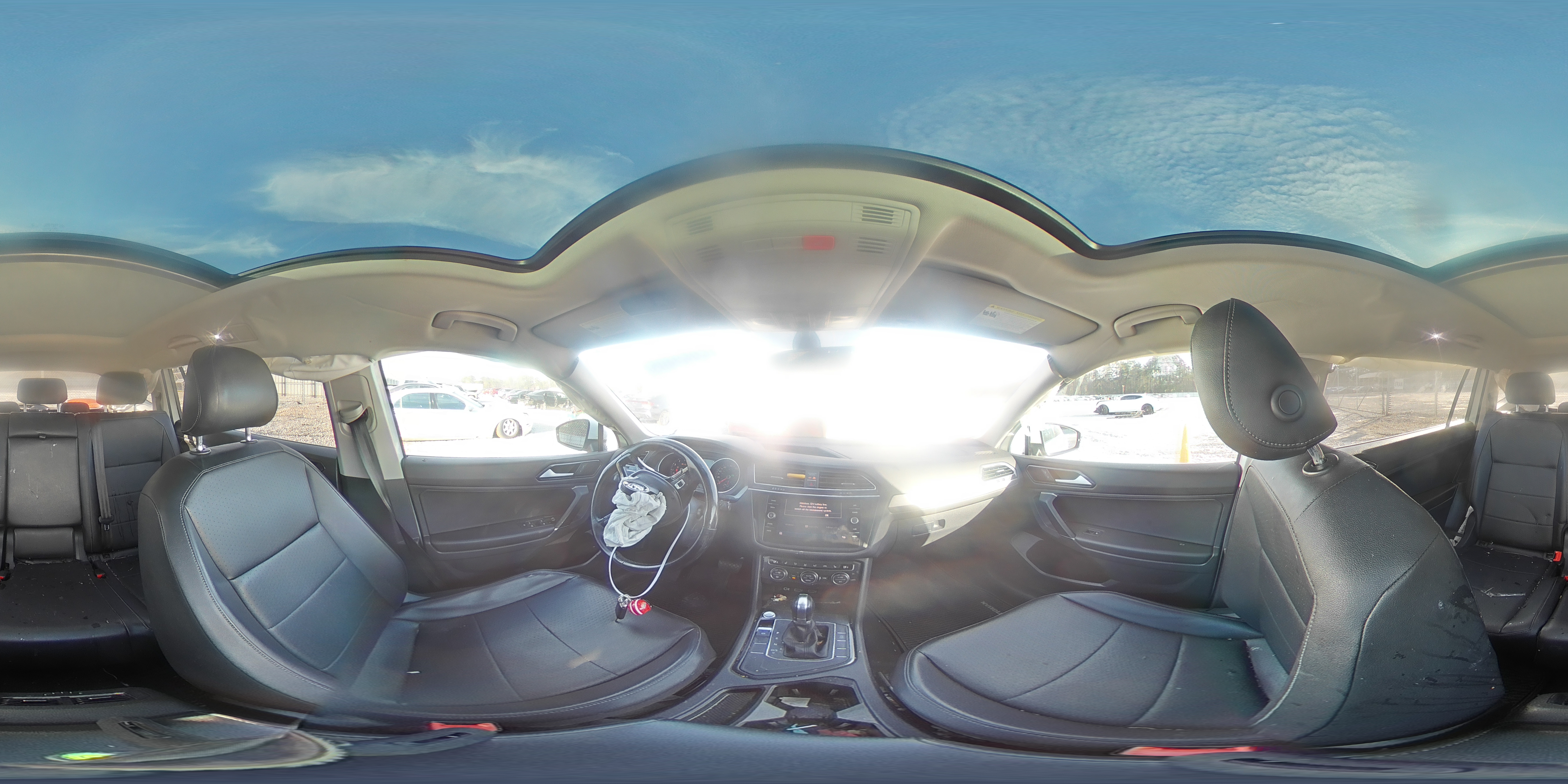 2018 Volkswagen Tiguan - Image 13