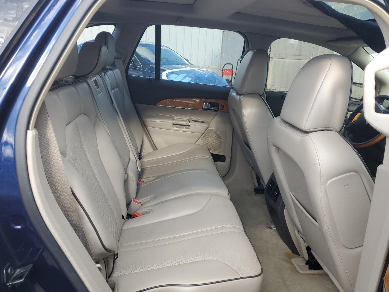 2011 Lincoln MKX - Image 11