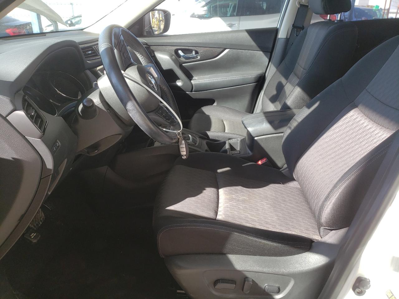 2017 Nissan Rogue - Image 7