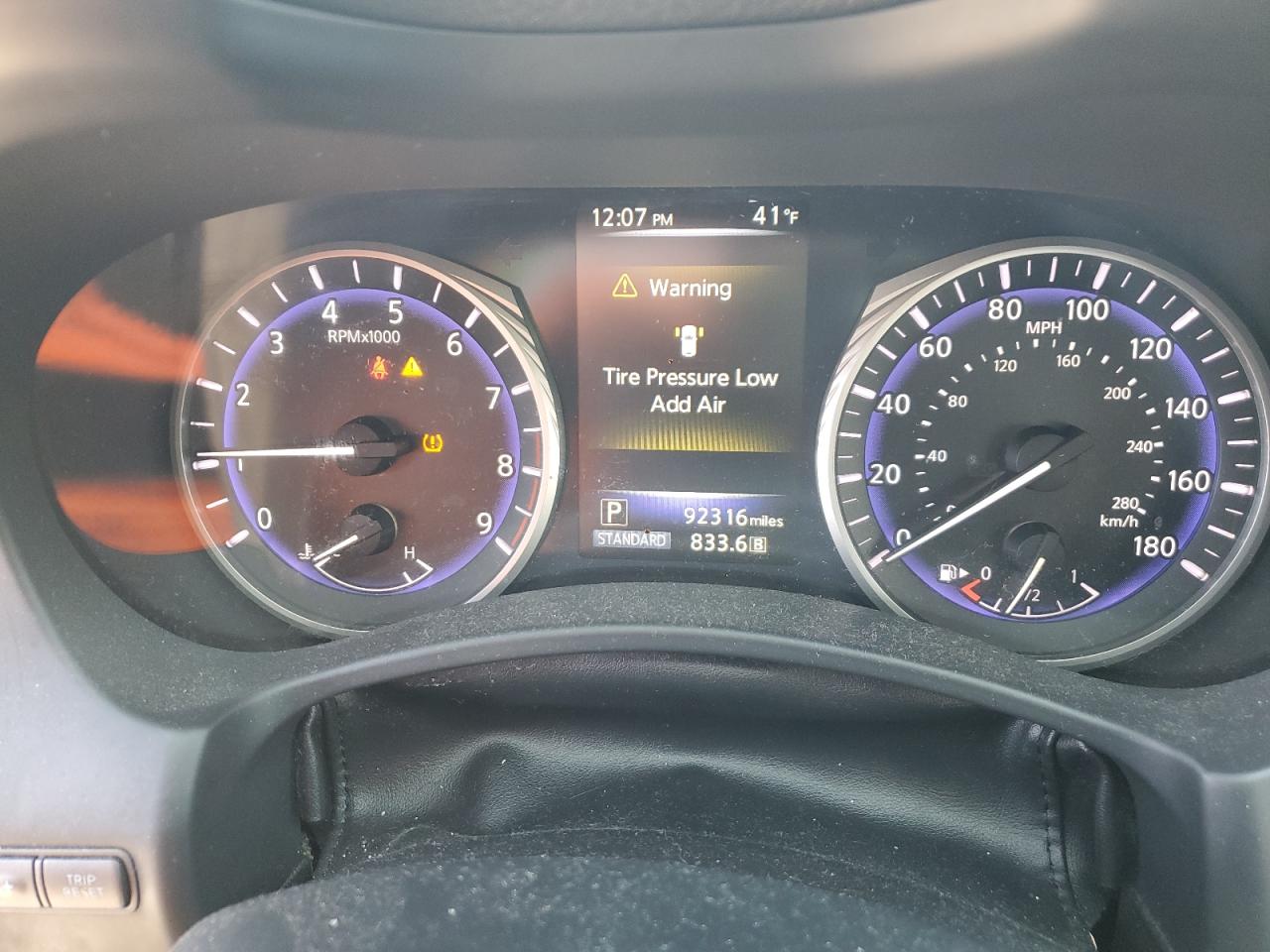 2015 Infiniti Q50 - Image 9
