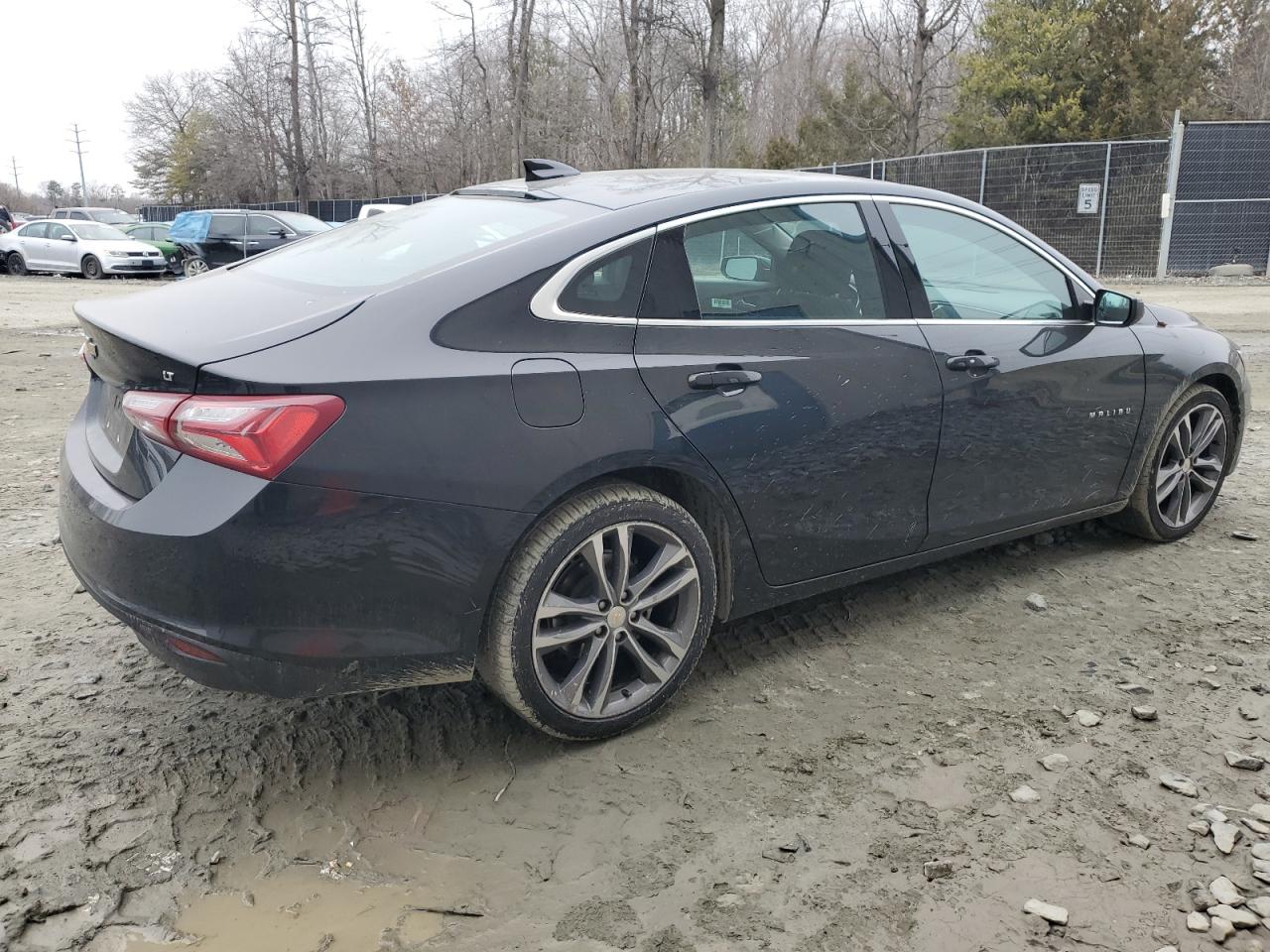 2022 Chevrolet Malibu - Image 3