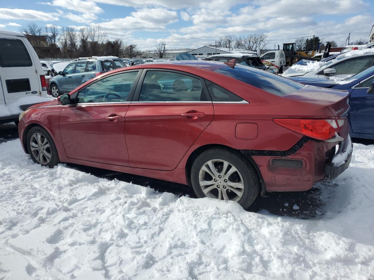 2011 Hyundai Sonata - Image 2