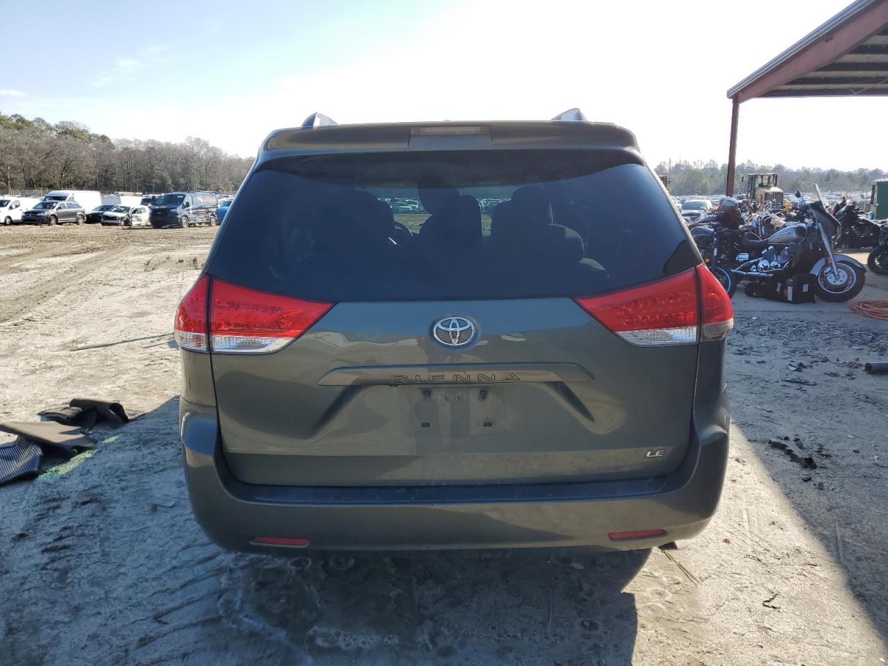2011 Toyota Sienna - Image 6