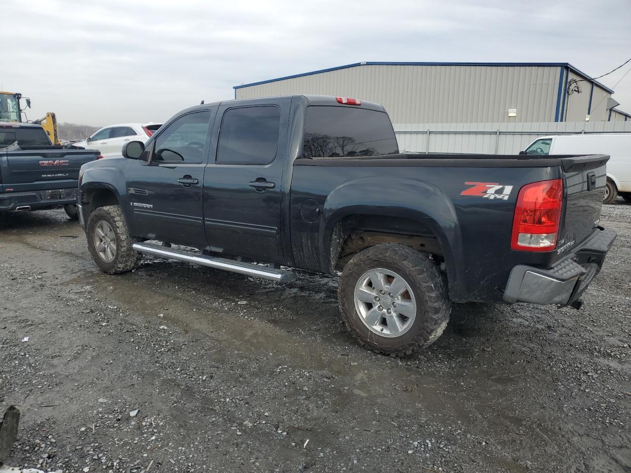 2009 GMC Sierra - Image 2
