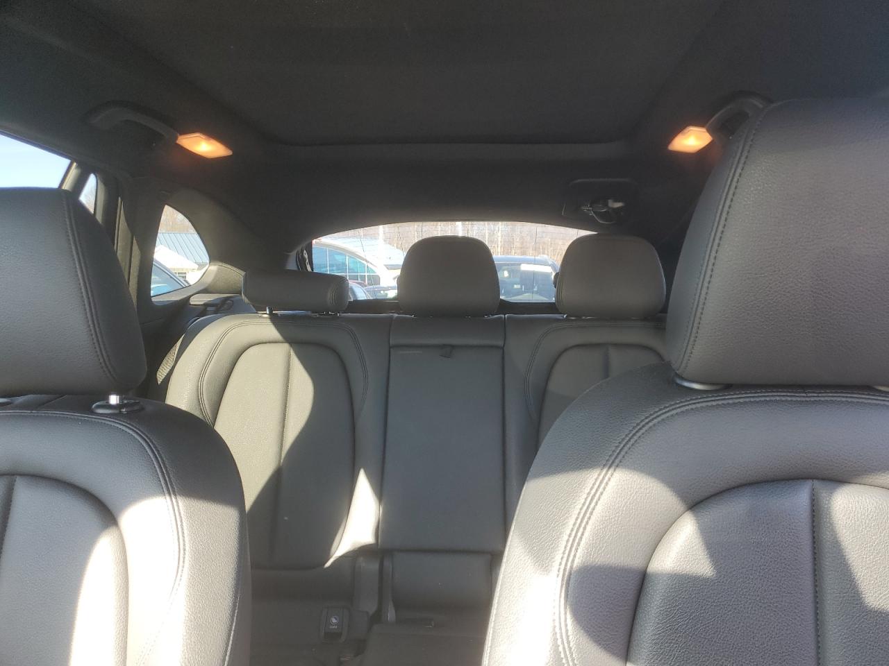 2016 BMW X1 - Image 10