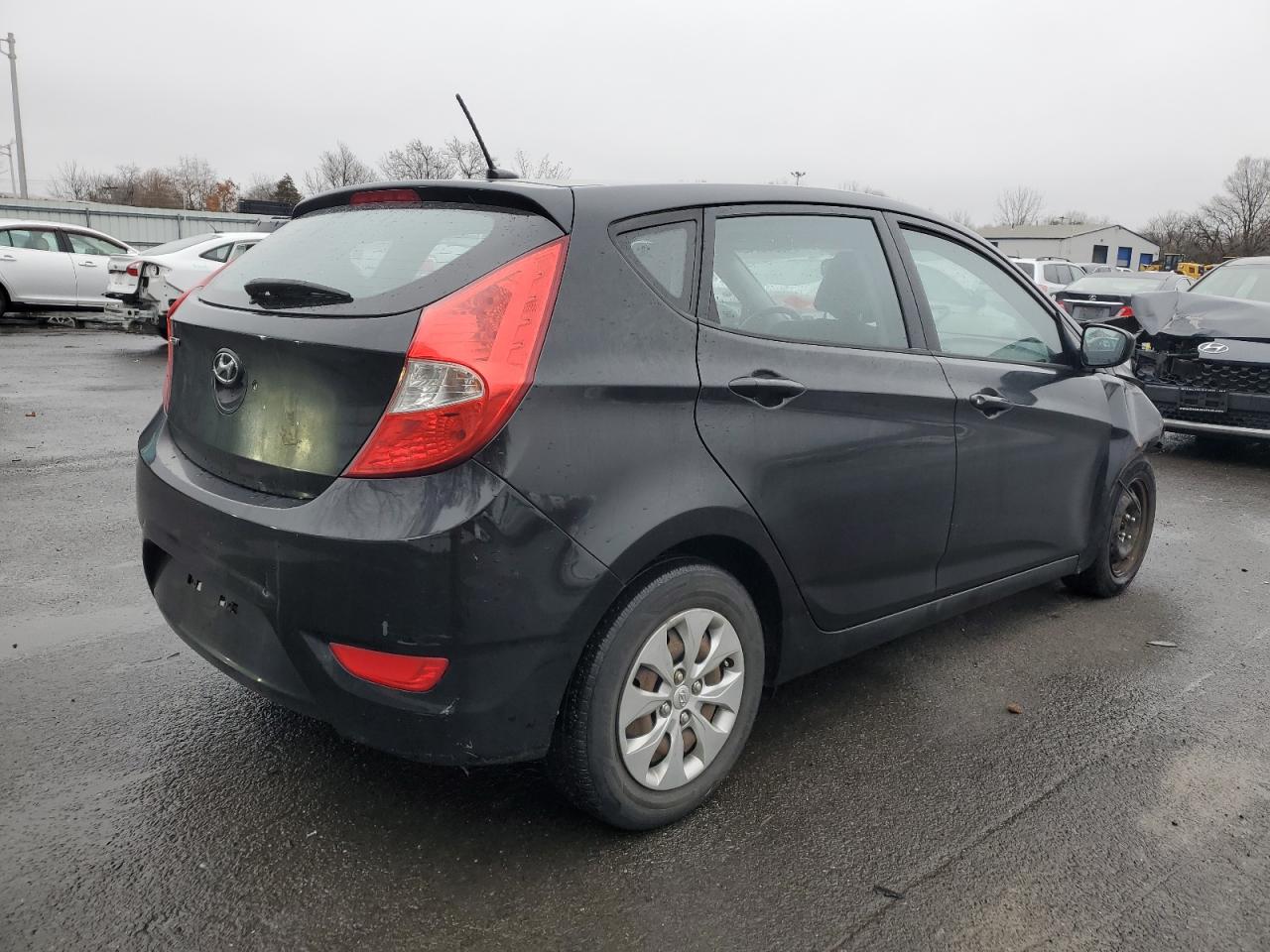 2015 Hyundai Accent - Image 3