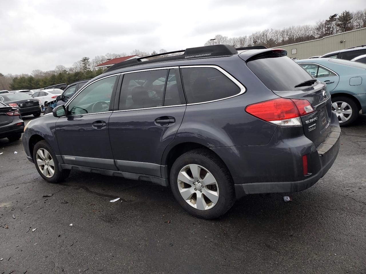 2011 Subaru Outback - Image 2