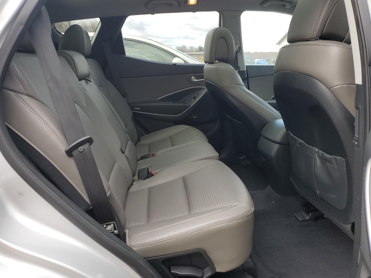 2013 Hyundai Santa Fe - Image 11